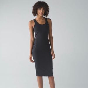 Lululemon Black Globetrotter Dress size 2